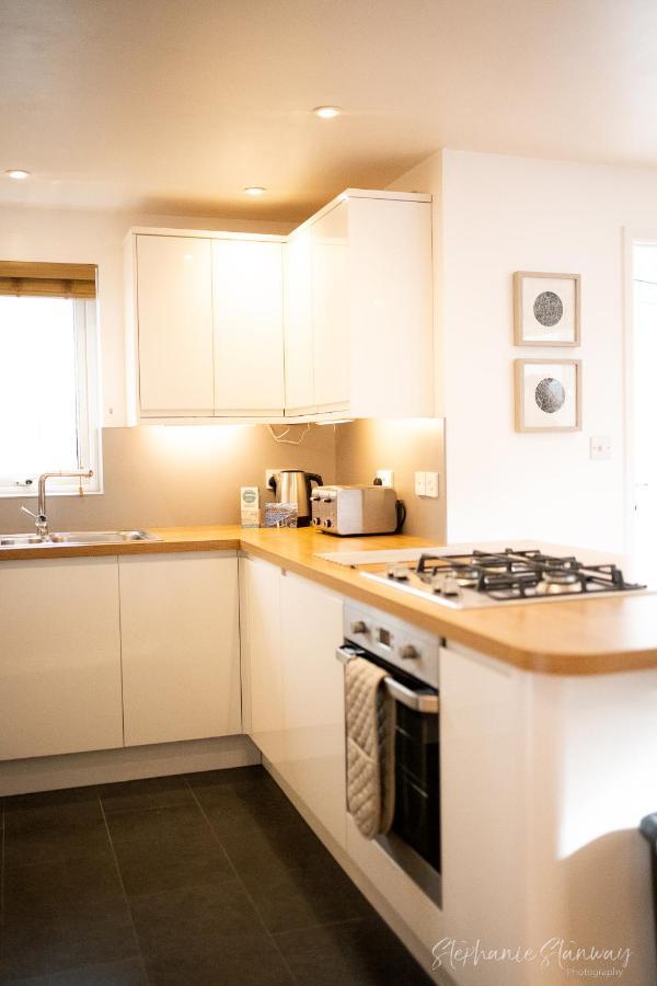 The Lookout, Modern Home From Home, Sleeps 5, With Private Parking & Outside Terrace St Ives Buitenkant foto