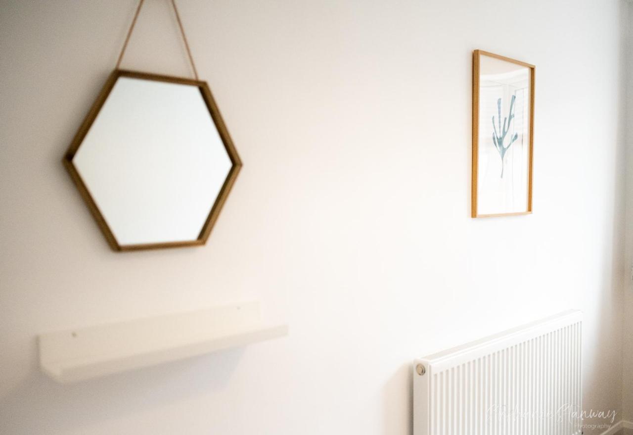 The Lookout, Modern Home From Home, Sleeps 5, With Private Parking & Outside Terrace St Ives Buitenkant foto