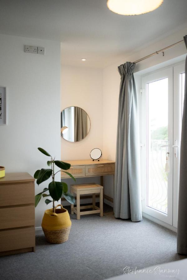 The Lookout, Modern Home From Home, Sleeps 5, With Private Parking & Outside Terrace St Ives Buitenkant foto