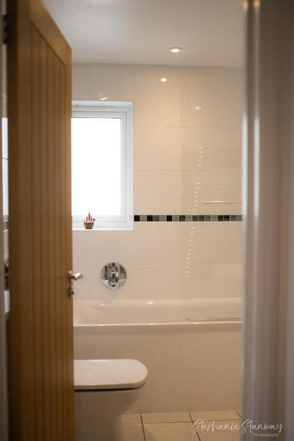 The Lookout, Modern Home From Home, Sleeps 5, With Private Parking & Outside Terrace St Ives Buitenkant foto